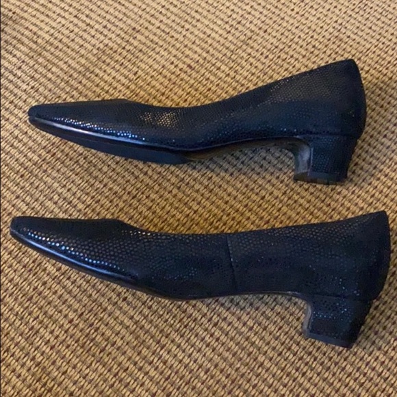 Vaneli Pumps - Picture 2 of 5